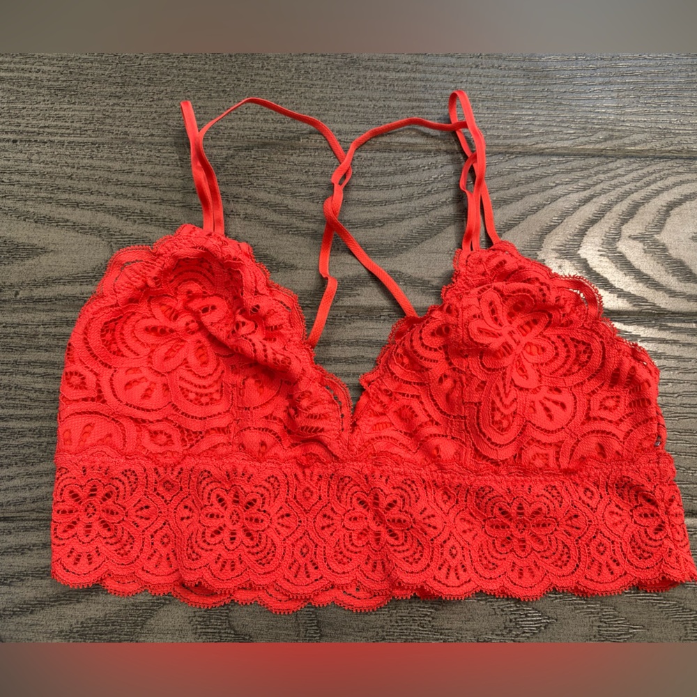 RED ARIE BRALETTE
